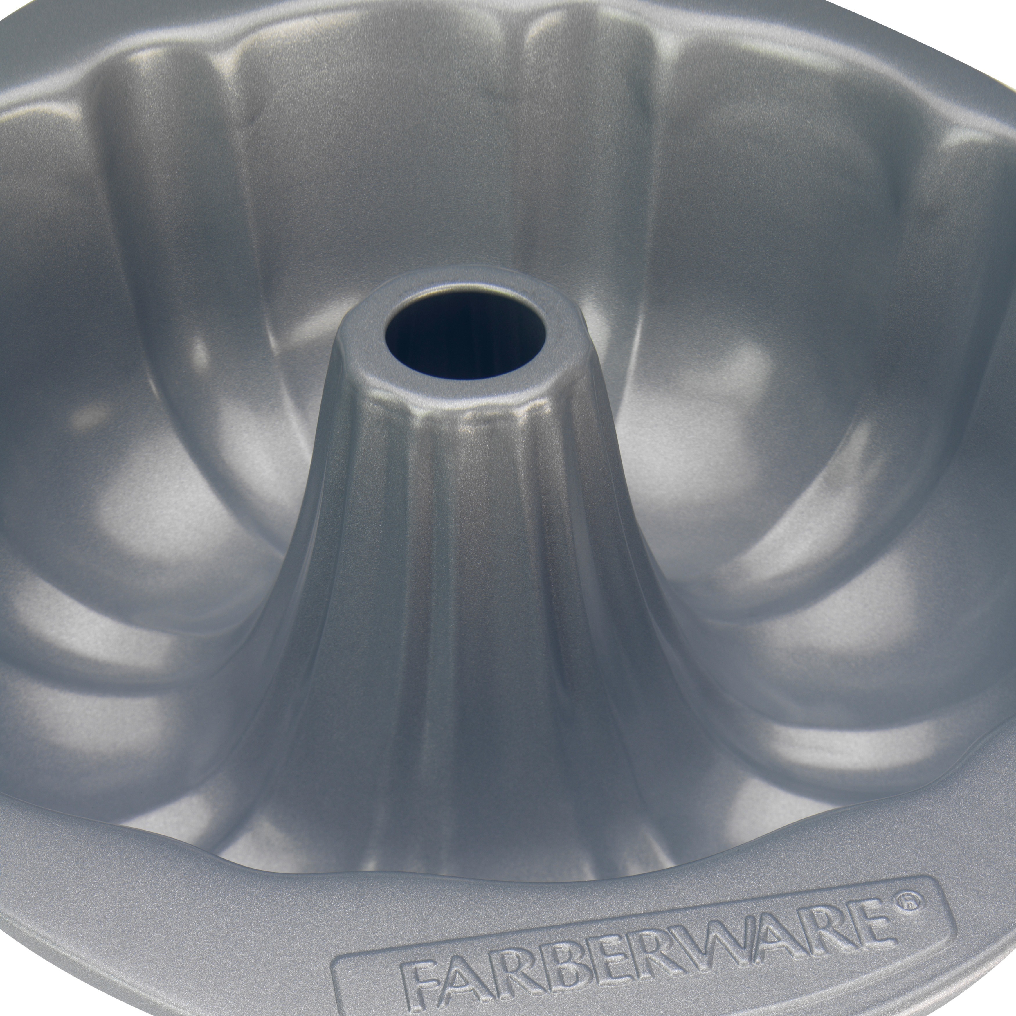 https://ak1.ostkcdn.com/images/products/7468603/Farberware-Bakeware-10-inch-Flute-Mold-Bundt-Pan-50db6468-b2fa-4752-84df-4d76fb64e636.jpg