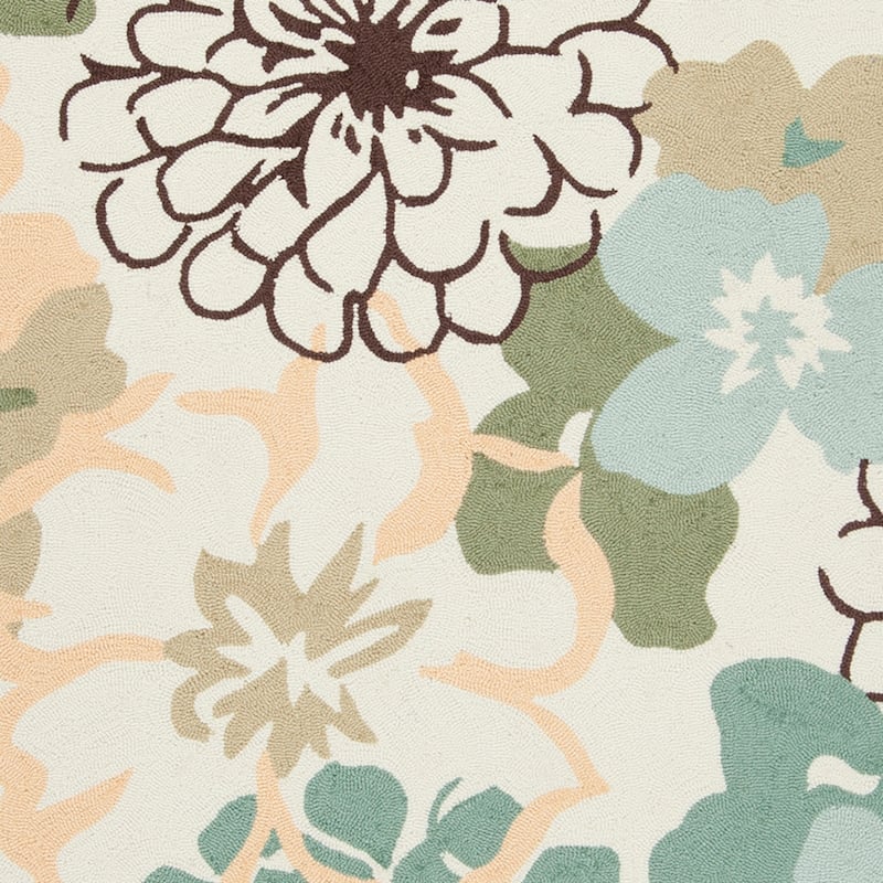 Hand-hooked Farmington Green Area Rug