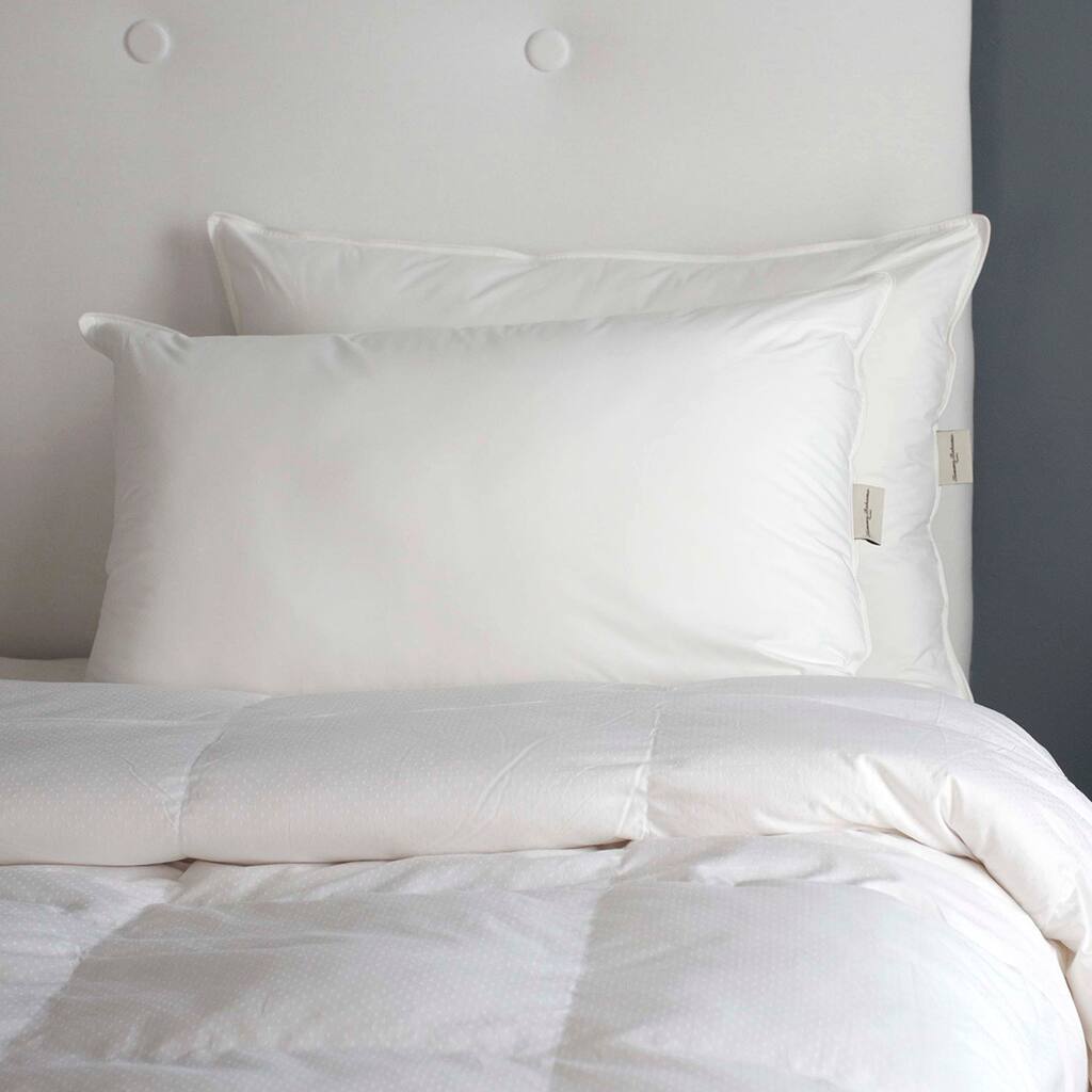 Tommy Bahama 700 Fill Power Goose Chamber Pillow