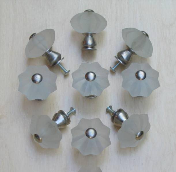 Clear Frosted Star Glass and Satin Nickel Knobs (Set of 10)