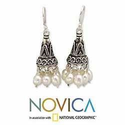   Indian Ivory Pearl Earrings (5.5 6 mm) (India)  