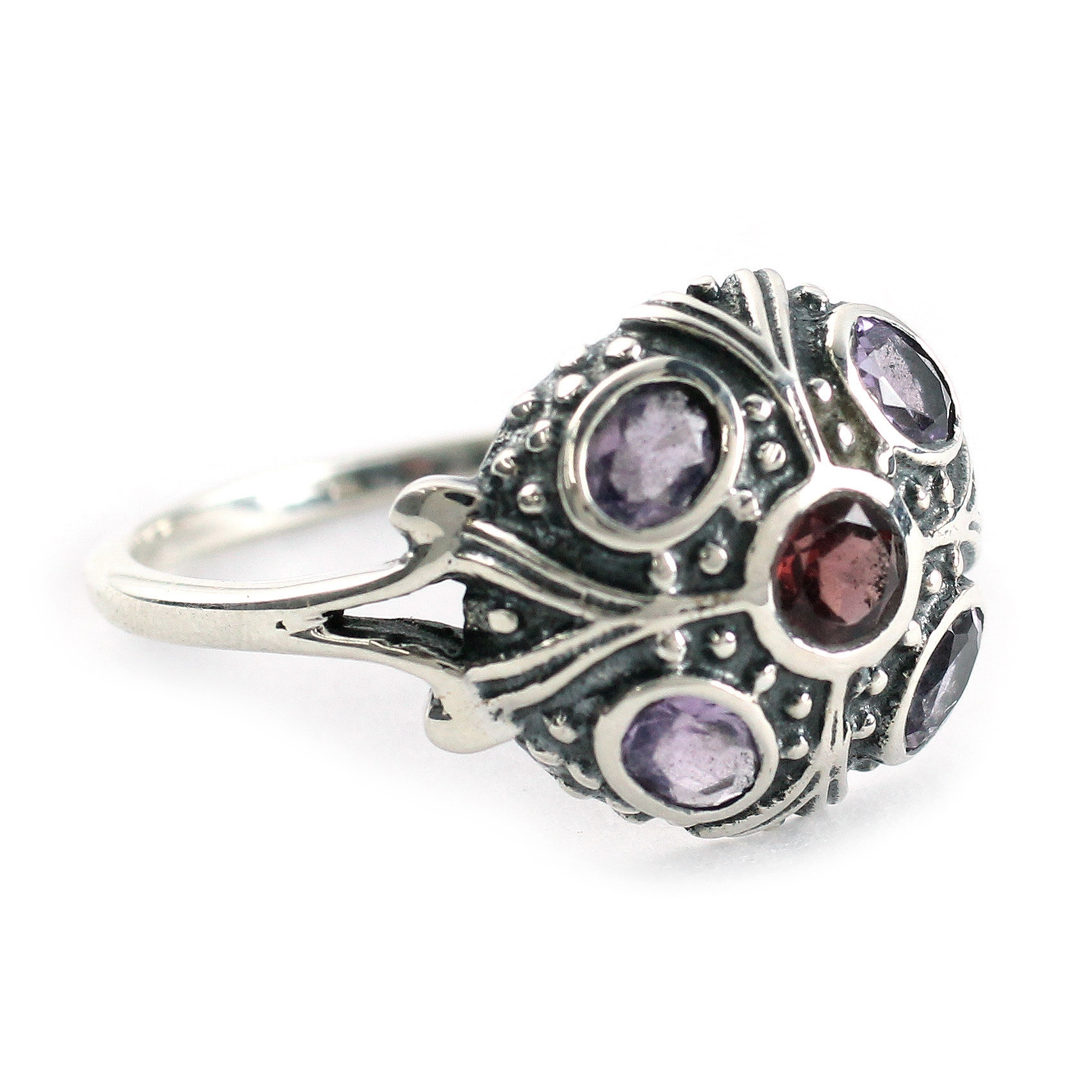 Sterling Silver Enthralling Jaipur Amethyst and Garnet Ring (India
