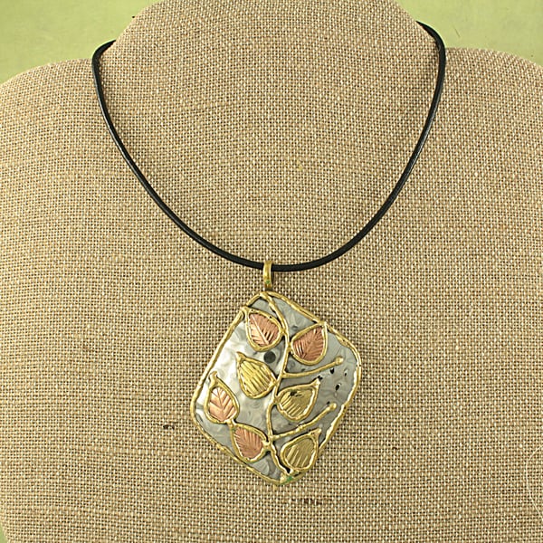 Handcrafted Copper and Brass Leaf Vine Necklace (India)  