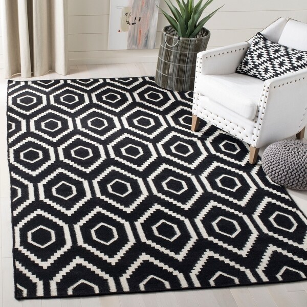 Safavieh Hand-woven Moroccan Reversible Dhurrie Black Wool Rug - 9' x 12'