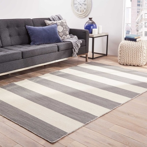 Mendocino Handmade Stripe Gray/ White Area Rug (8' X 10') - 8' x 10'