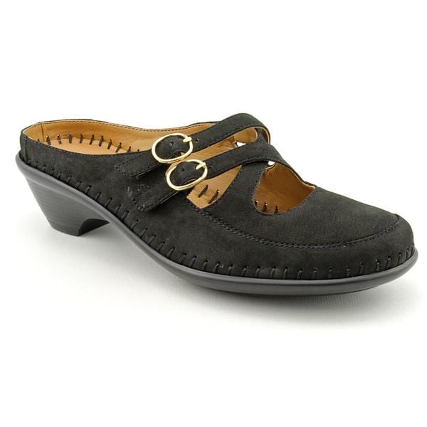 Shop Easy Spirit Women�s �Eldreda� Leather Casual Shoes