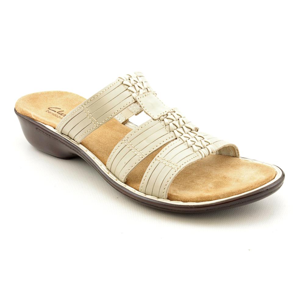 clarks sandals narrow width