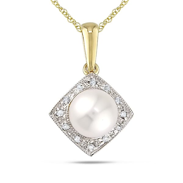 Miadora 10k Yellow Gold Pearl and Diamond Necklace (7.5 8 mm) Miadora Pearl Necklaces