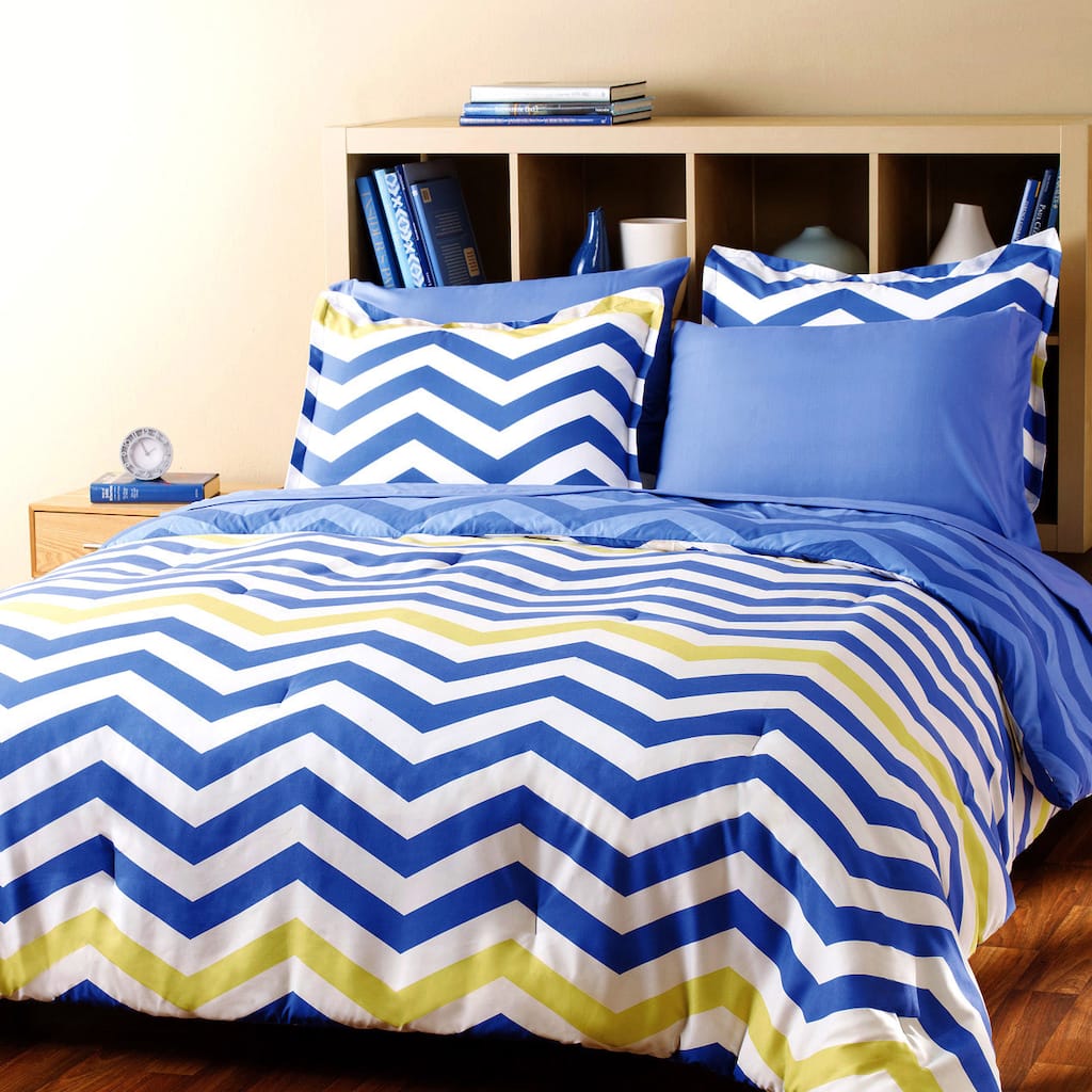 City Scene Zig Zag 7-piece Bed in a Bag with Sheet Set