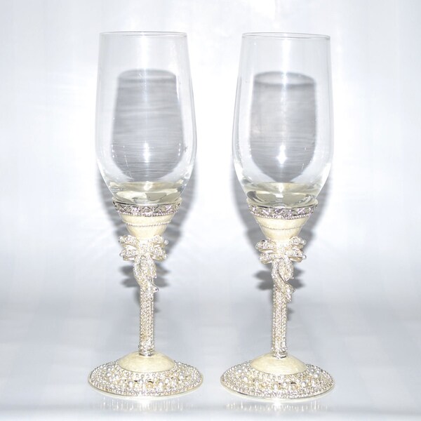 Shop Pearl White Italian 2-piece Champagne Glasses Set - Free Shipping ...