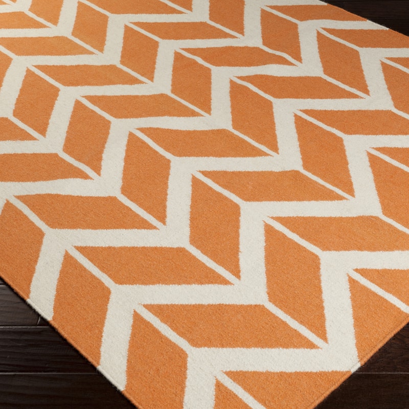 Hand-woven Awans Papaya Wool Area Rug - 8' x 11' - 8' x 11'