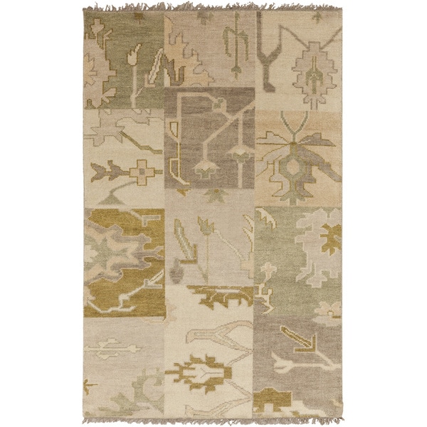 Hand-knotted Tanaina Green Wool Area Rug - 5' x 8'