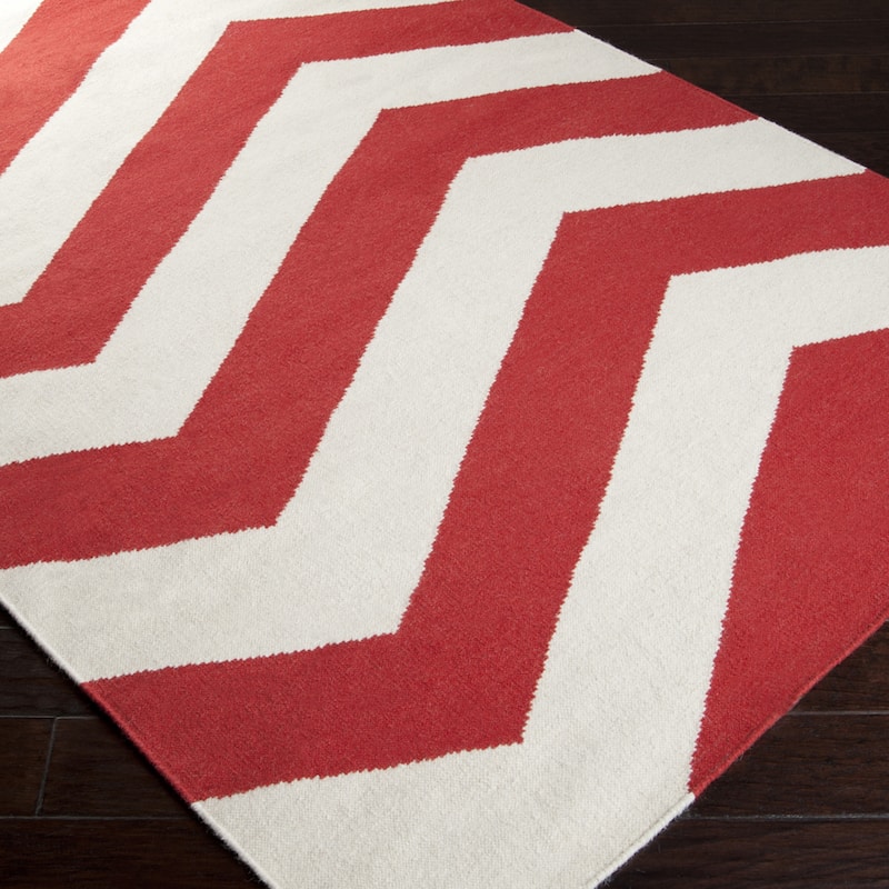 Hand-woven Tomato Chevron Orange/ Red Wool Area Rug - 2' x 3'/Surplus