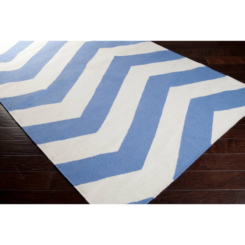 Hand-woven Spring Chevron Spring Wool Area Rug - 2' x 3'/Surplus