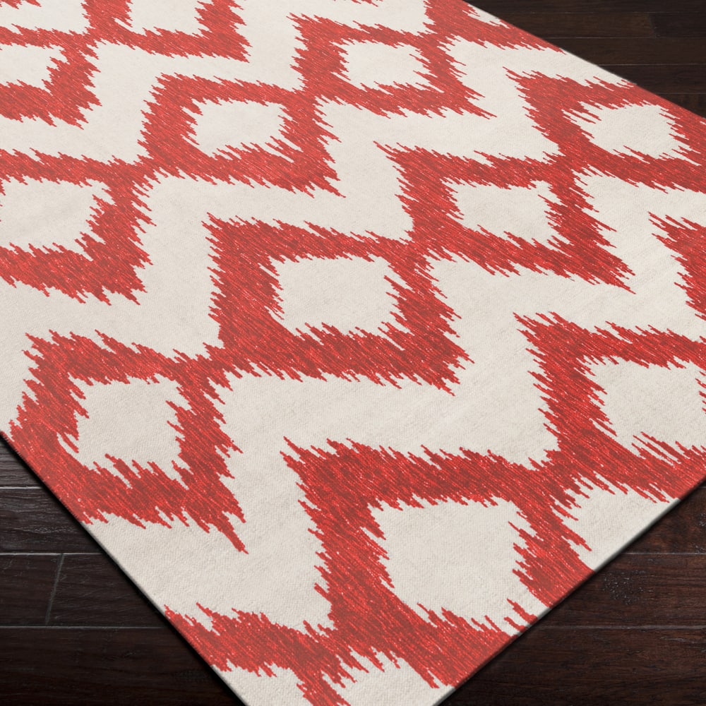 Hand-woven Quesnel Red Wool Area Rug - 5' x 8'/Surplus