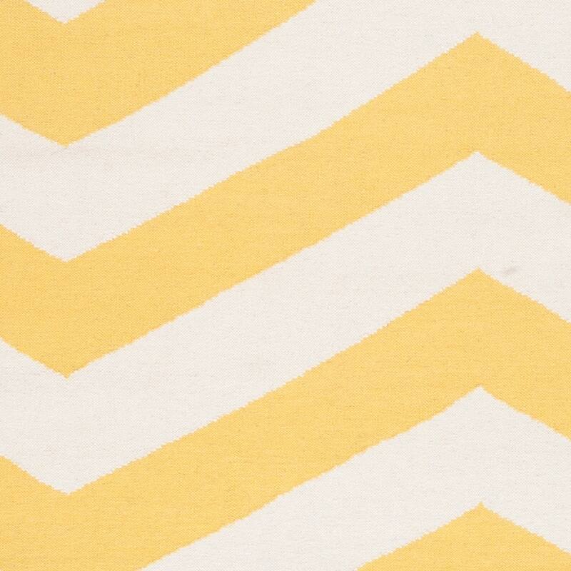 Hand-woven SunnyChevron Sunshine Yellow Wool Area Rug - 2' x 3'/Surplus