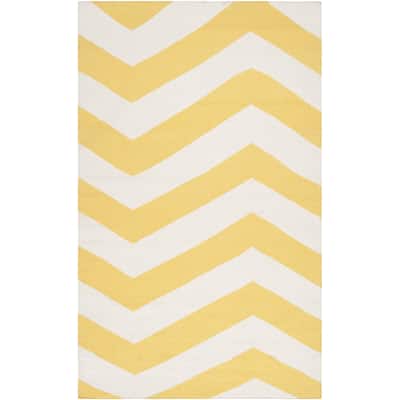 Hand-woven SunnyChevron Sunshine Yellow Wool Area Rug - 3'6" x 5'6"/Surplus