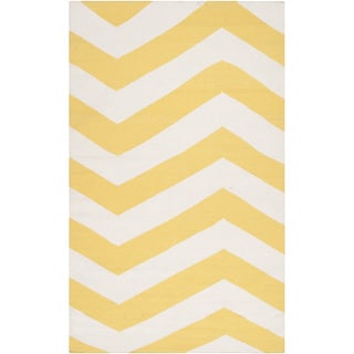 Hand-woven SunnyChevron Sunshine Yellow Wool Area Rug - 3'6" x 5'6"/Surplus