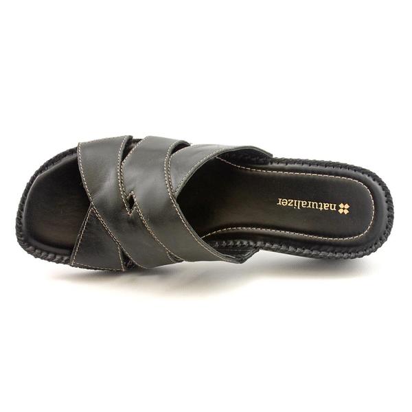 naturalizer narrow sandals