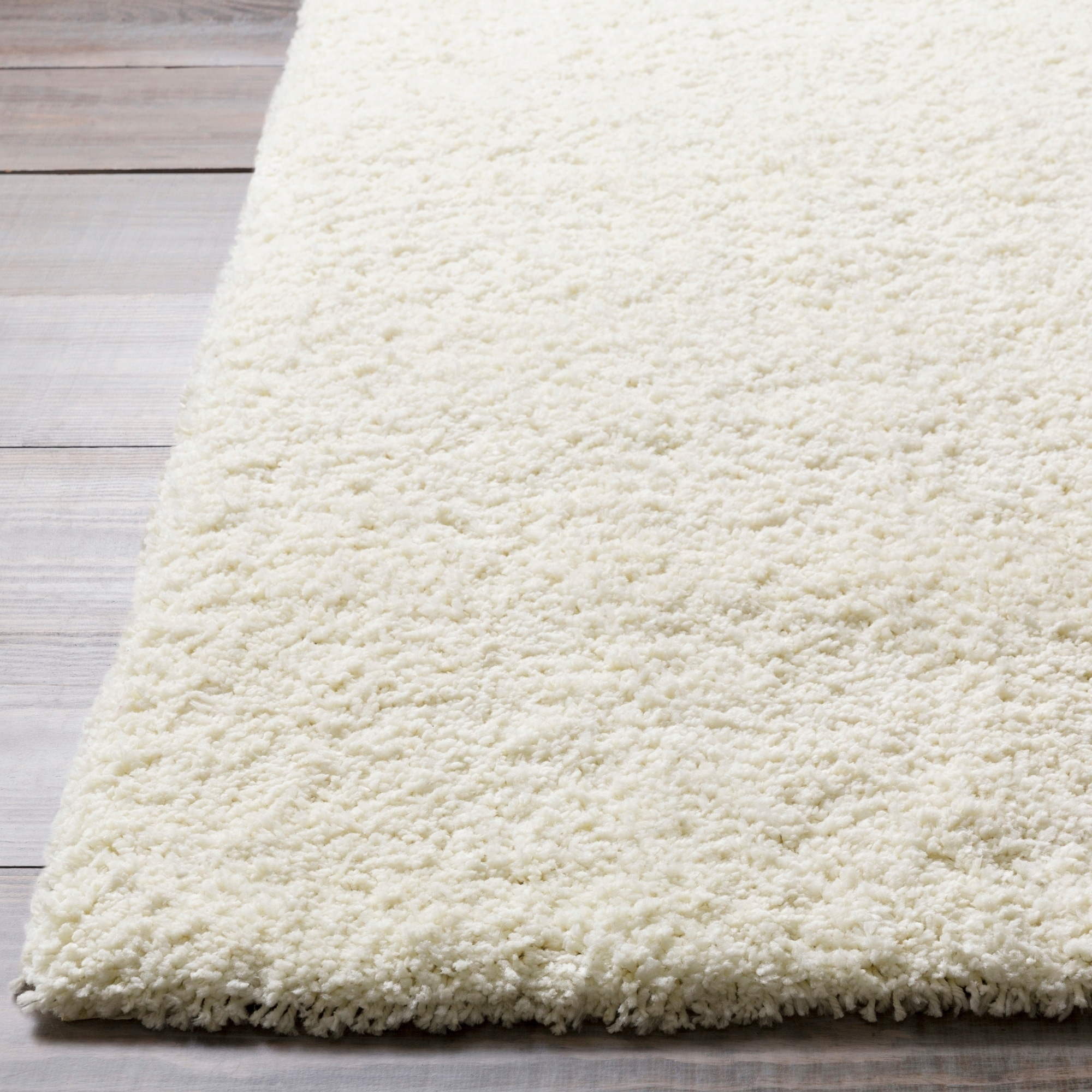 Hand tufted Andover White Soft Plush Shag Rug (5 X 76)