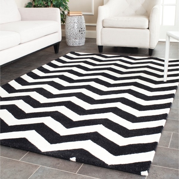Safavieh Handmade Moroccan Chatham Chevron Ivory Wool Rug - 10' x 14'