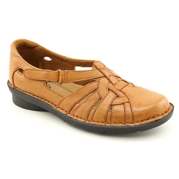 Clarks Women's 'Nikki Common' Leather Casual Shoes - Narrow (Size 8 ...