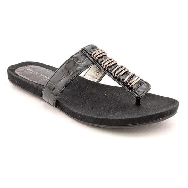 Bandolino Women's 'Shake That' Black Thong Sandals Bandolino Sandals