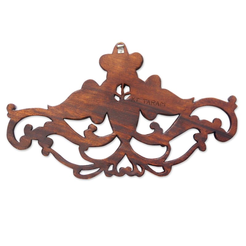 Handmade Suar Wood Frangipani Garland Wall Sculpture (Indonesia) - Brown