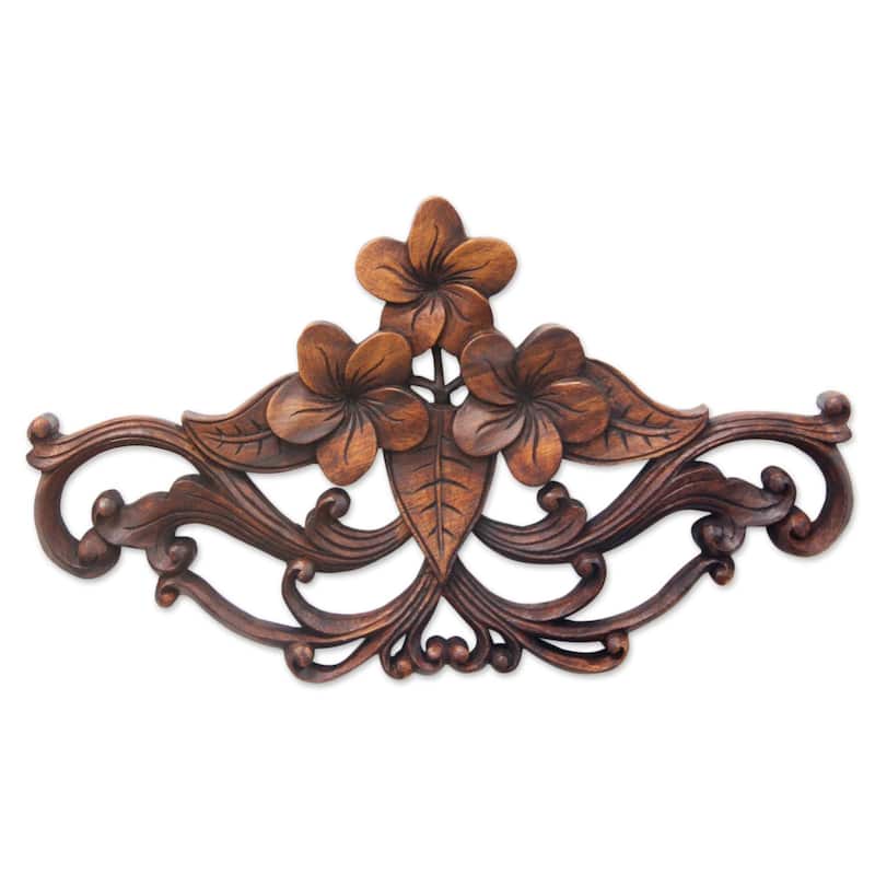 Handmade Suar Wood Frangipani Garland Wall Sculpture (Indonesia) - Brown - Solid