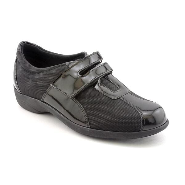 Munro American Women's 'Jolie' Patent Leather Casual Shoes   Extra Narrow Loafers