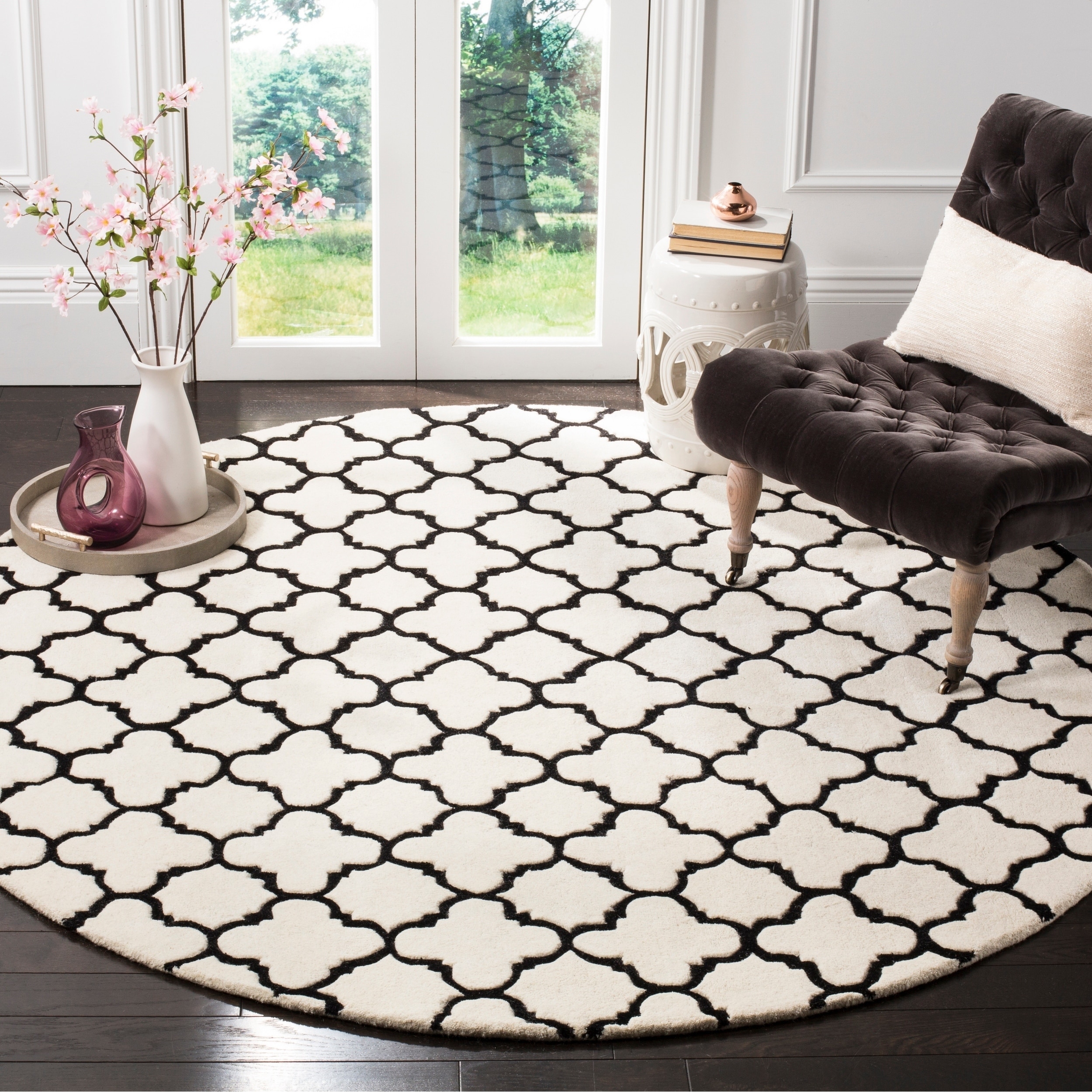 Handmade Moroccan Ivory Wool Rug With Wide Geometric Pattern (7 Round)