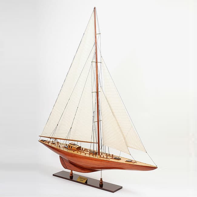 Old Modern Handicrafts Endeavour XL Model Ship