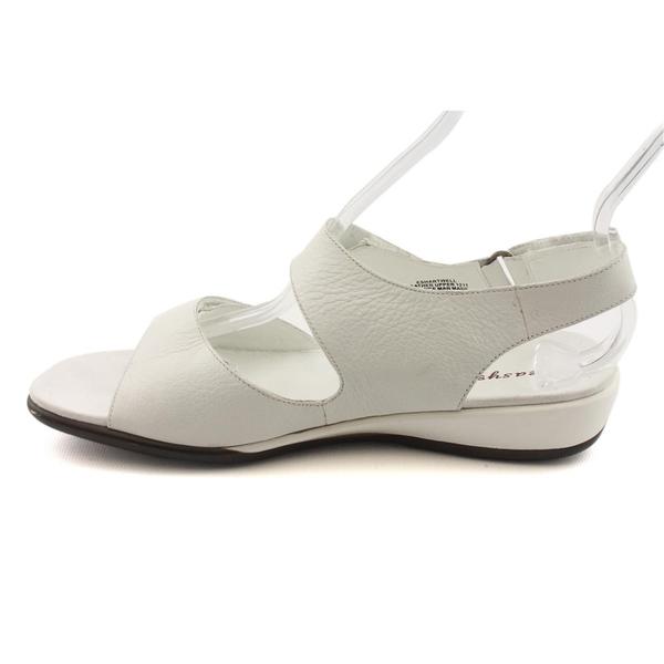easy spirit extra wide sandals