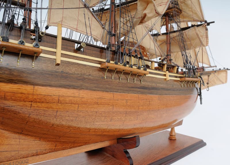 Old Modern Handicrafts HMS Bounty New Model Ship