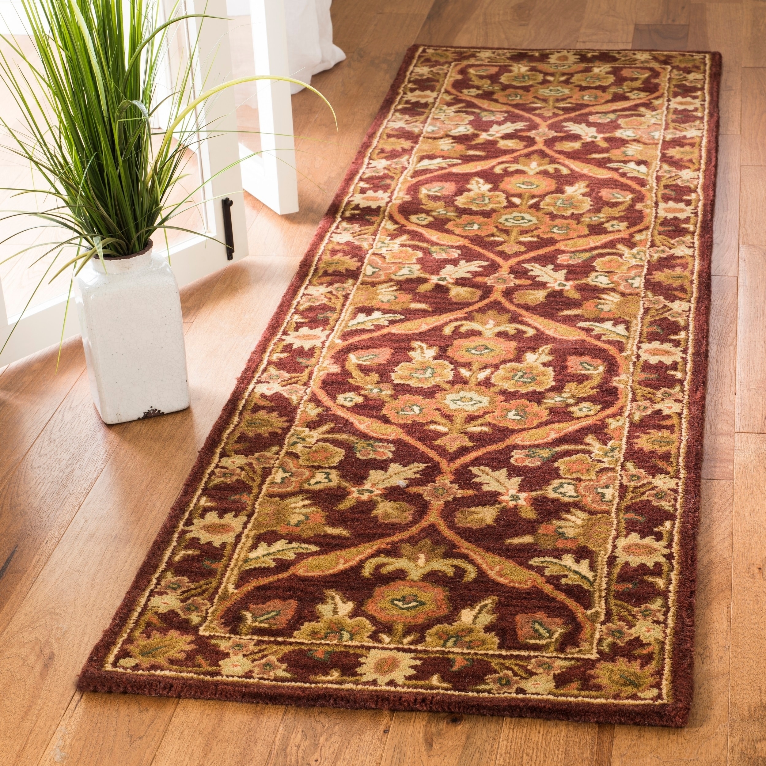 Handmade Heritage Wine Red Wool Rug (23 X 8)