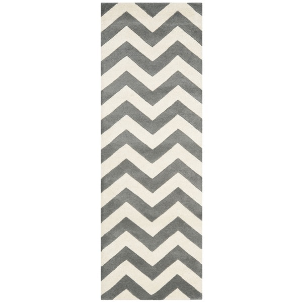 Safavieh Handmade Moroccan Chatham Chevron Dark Grey/ Ivory Wool Rug (2'3 x 7') Safavieh Runner Rugs