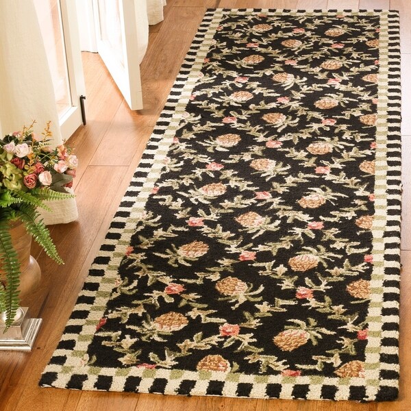 Safavieh Hand-hooked Chelsea Black/ Ivory Wool Rug - 2'6 x 6'