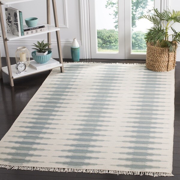 Safavieh Hand-woven Southwestern Kilim Ivory/ Blue Wool Rug - 8' x 10'