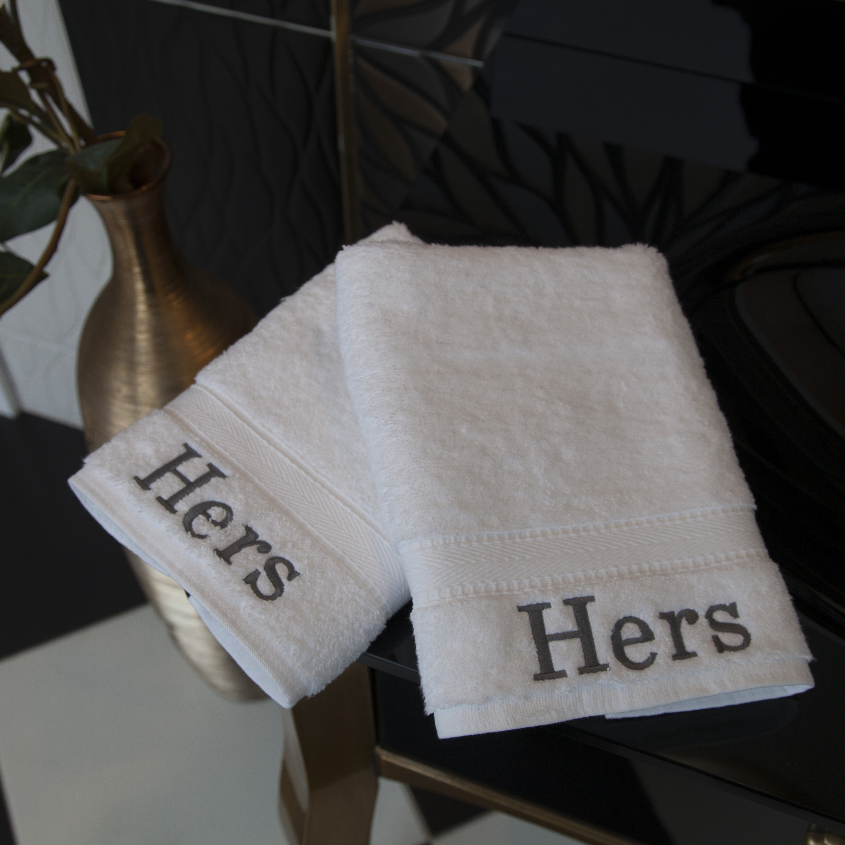 https://ak1.ostkcdn.com/images/products/7894832/Authentic-Hotel-and-Spa-Personalized-Just-for-Her-Turkish-Cotton-Hand-Towels-Set-of-2-01146cfb-93bd-44c0-a351-c694e66026f0.jpg