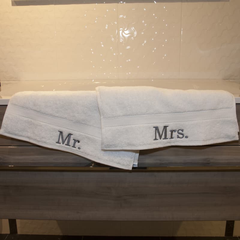 Authentic Hotel and Spa Embroidered 'Mr.' and 'Mrs.' Turkish Cotton Hand Towel (Set of 2)