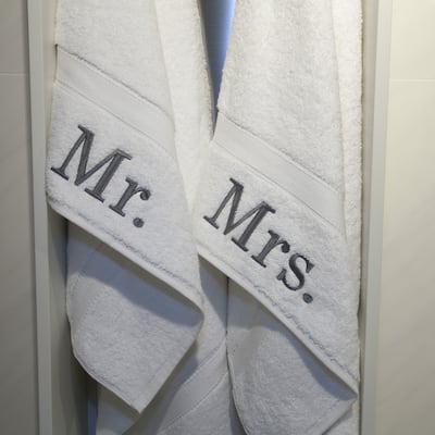 Authentic Hotel and Spa Embroidered 'Mr.' and 'Mrs.' Turkish Cotton Hand Towel (Set of 2)