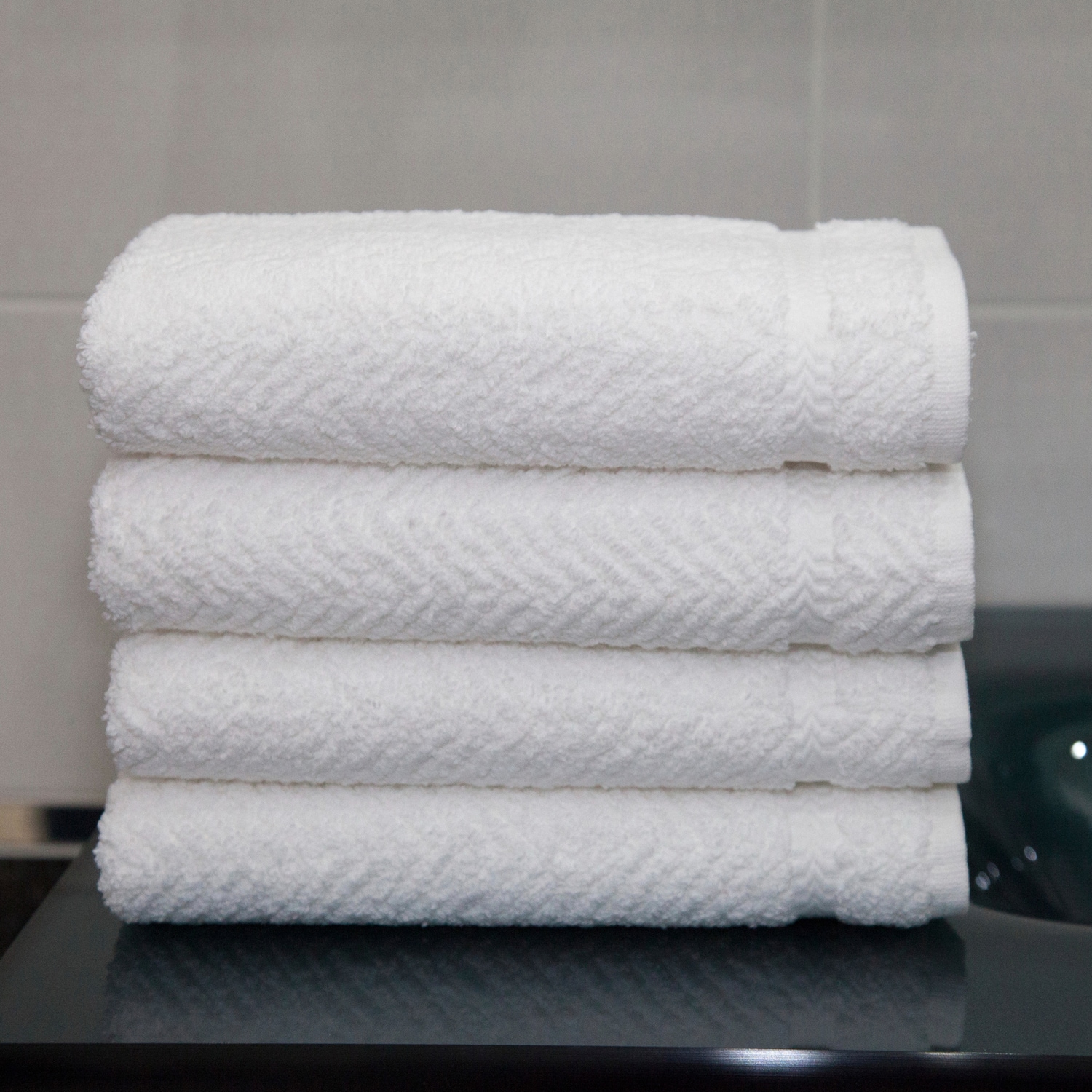 4 MONOGRAMMED  WHITE HAND TOWELS/GRANDEUR HOSPITALITY/COTTON SALE *** NEW 
