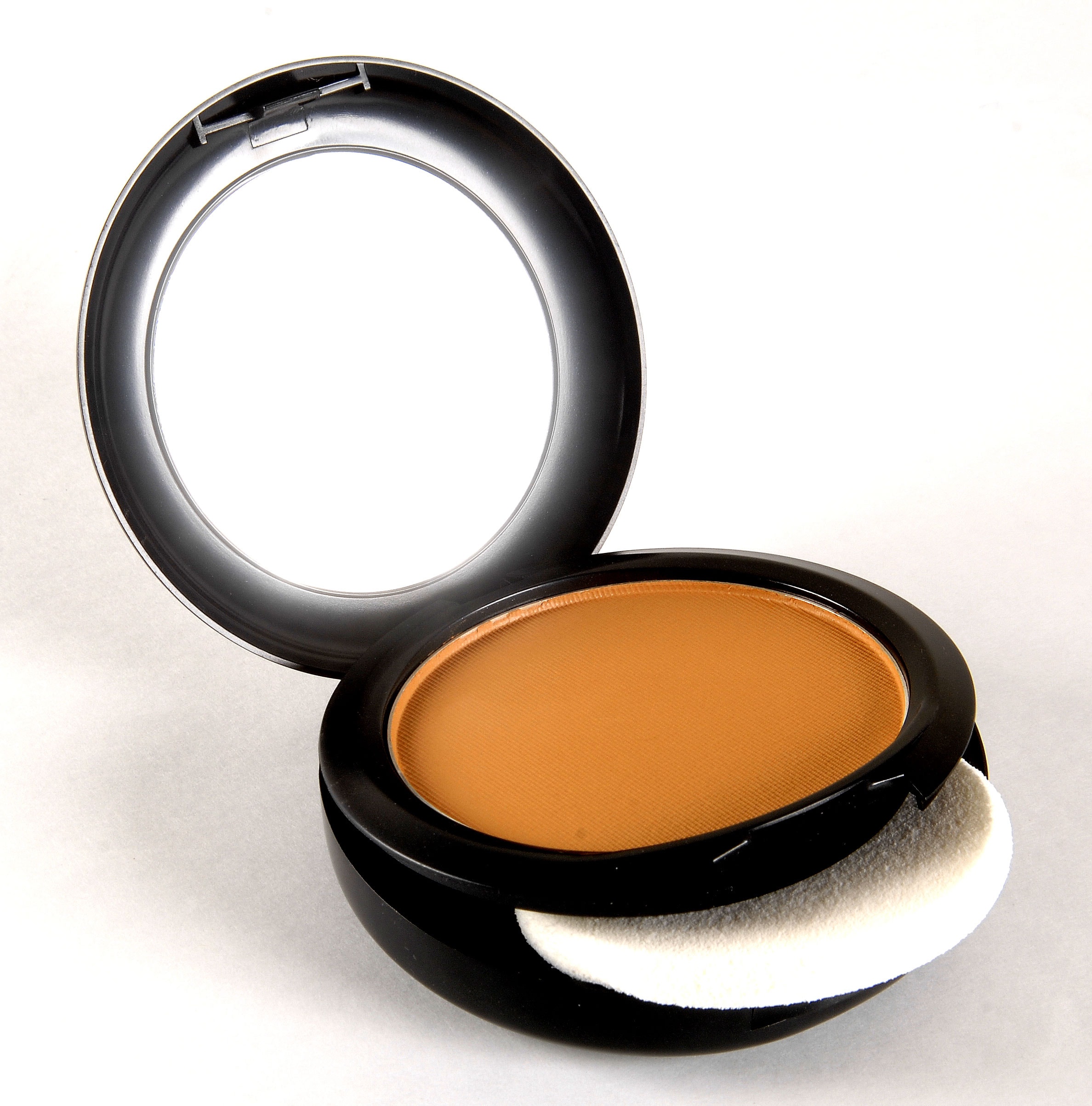 MAC Studio Fix NC50 Powder Plus Foundation