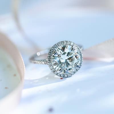 Annello by Kobelli 14k White Gold 3 1/3ct TGW Round-cut Moissanite and Diamond Halo Engagement Ring