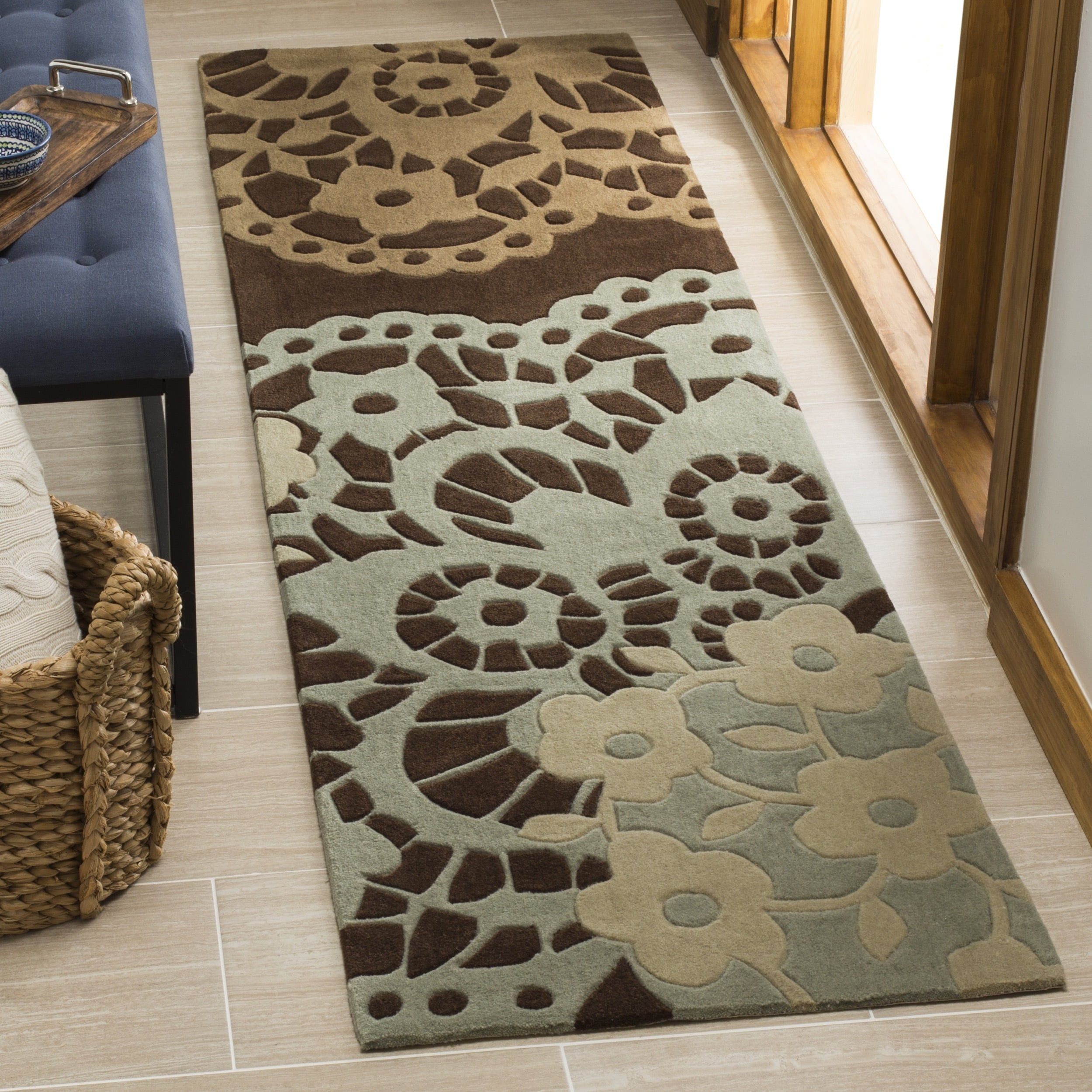 Handmade Avant garde Terra Brown Rug (26 X 10)