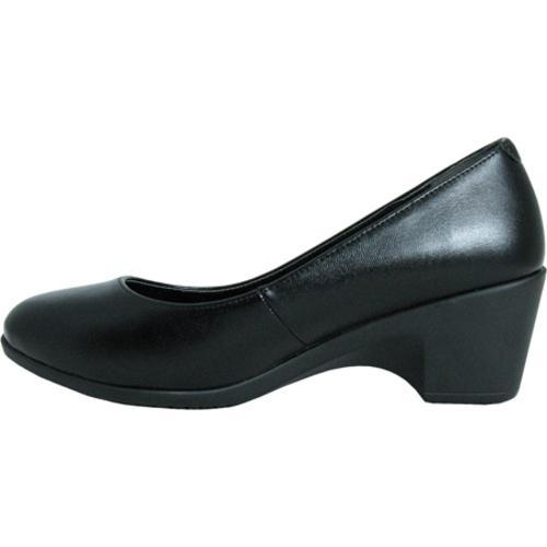 slip resistant pumps