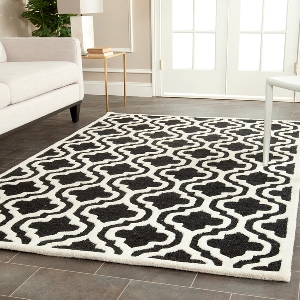Contemporary Safavieh Handmade Cambridge Moroccan Black Wool Rug - 8' x 10'