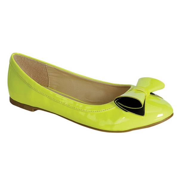 Via Pinky by Beston Womens Paso 82 Yellow Patent Ballet Flats