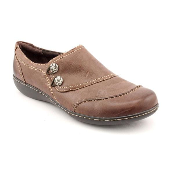 Shop Clarks Women's 'Ashland Alpine' Leather Casual Shoes - Narrow ...