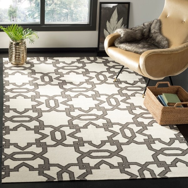 Safavieh Transitional Safavieh Handwoven Moroccan Reversible Dhurrie Ivory/ Grey Wool Rug - 8' x 10'